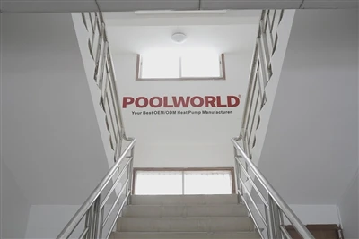 Posant-se en verd amb el sistema de calefacció amb font d'aire de Poolworld: ...